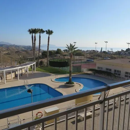 Piso De 2 Con Piscina Comunitaria Apartment *